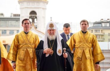 Особая служба была сегодня в Храме Христа Спасителя.