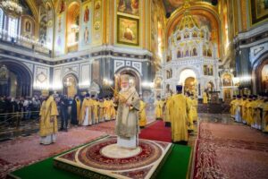 Особая служба была сегодня в Храме Христа Спасителя.